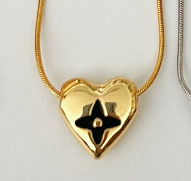 Kalp Desenli Gold Kolye