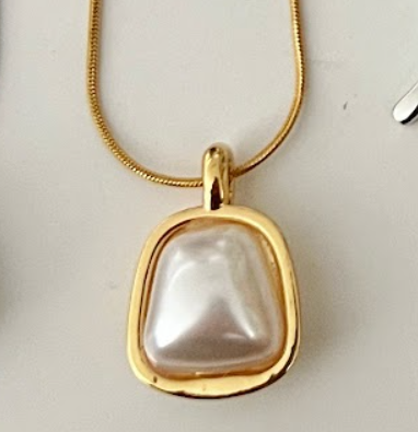 İnci Görünümlü Gold Kolye
