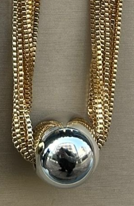 Gold Zincirli Top Detaylı Kolye